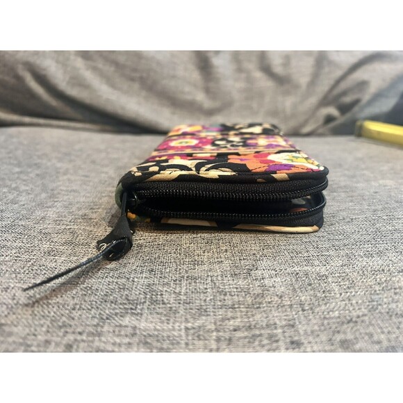 Vera Bradley Zip Around Wallet In Suzani Quilted Compartments - Picture 7 of 9